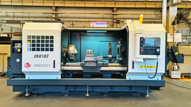 Comparison of Anyang Xinsheng CNC Lathes and Ordinary Lathes